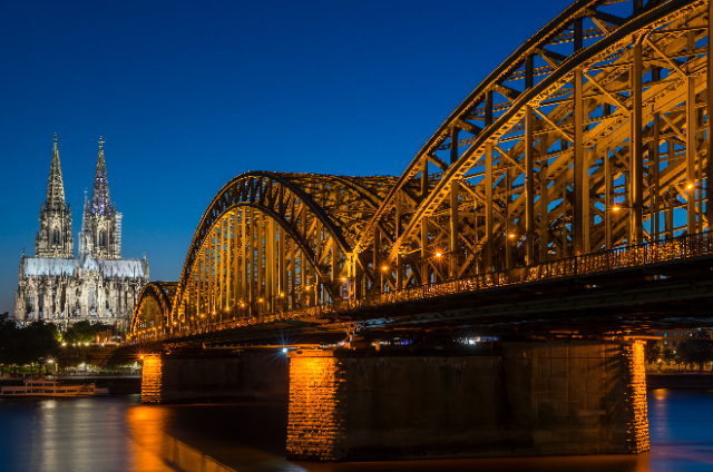 Kölner Dom & Hohenzollernbrücke - Photo: KölnTourismus GmbH, used under CC BY-SA 4.0 License